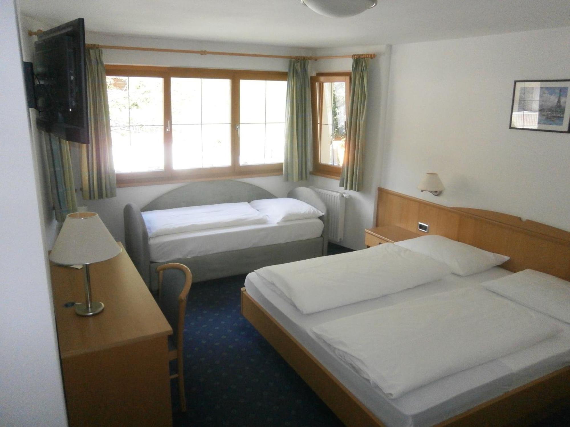 Hotel Schoelzhorn Superior Racines Pokoj fotografie